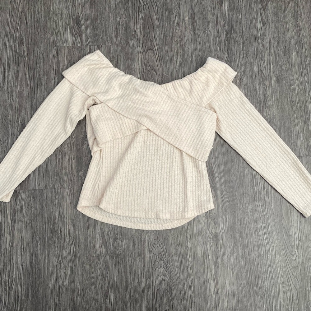 Off the shoulder long sleeve